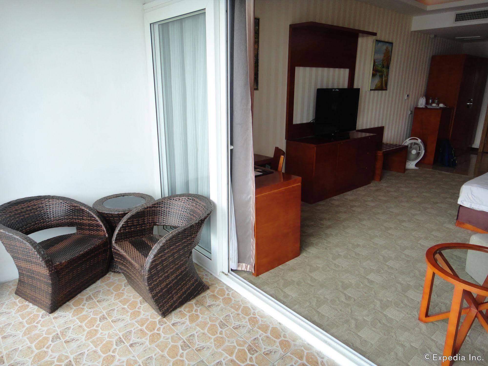 Sunlight Hotel Puerto Princesa Dış mekan fotoğraf